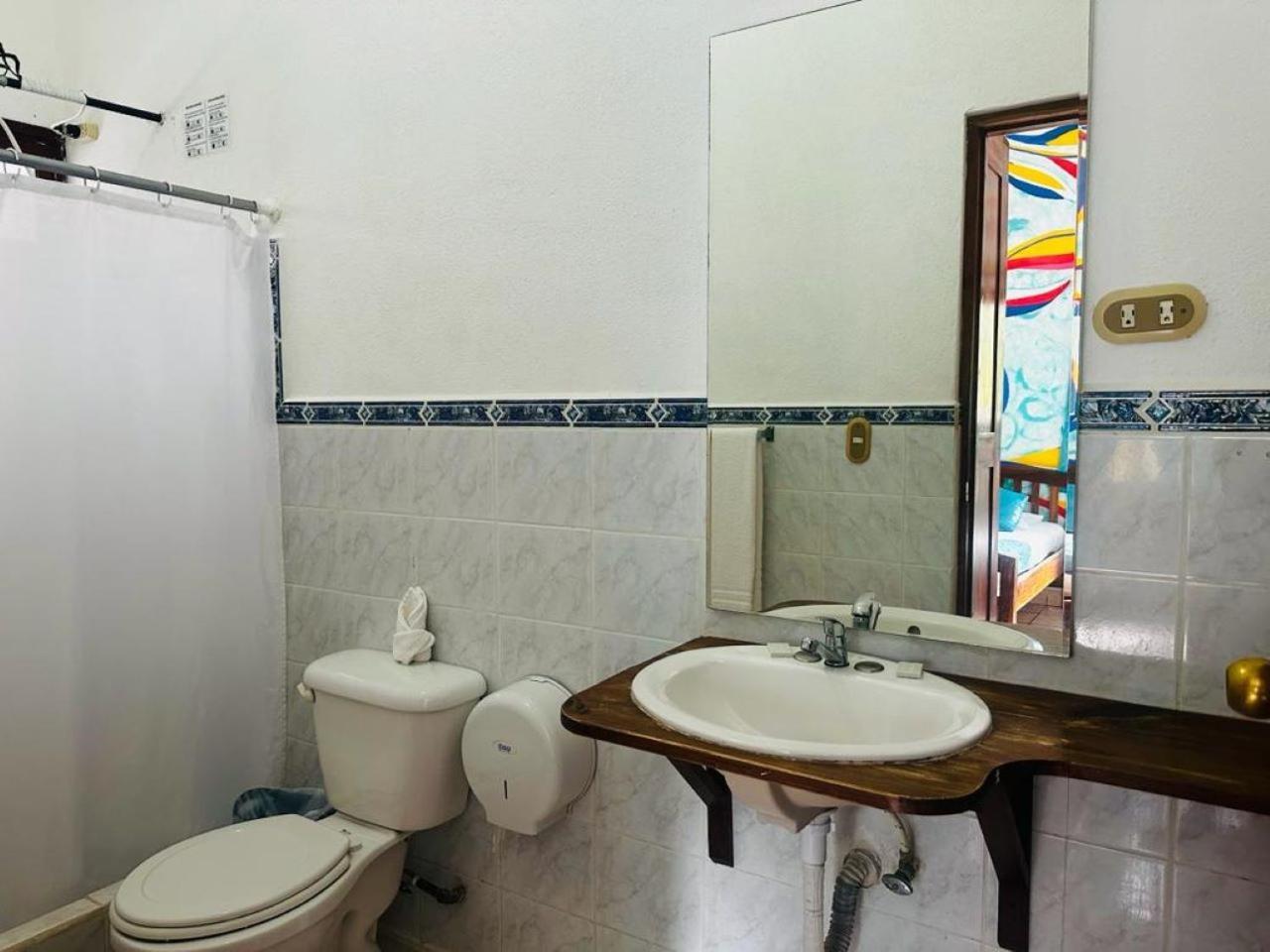 Hc Liri Hotel